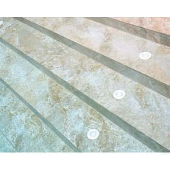 peldaño interior piscina